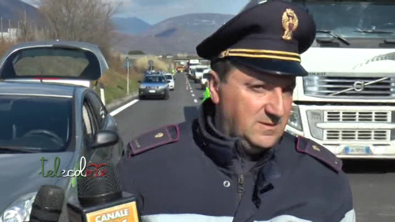 Portavalori assaltato sul raccordo Avellino-Salerno