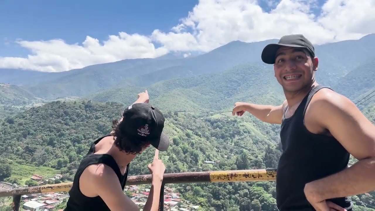 Goddy, Saturno - Bajando Por Los Cerros (Video Oficial)