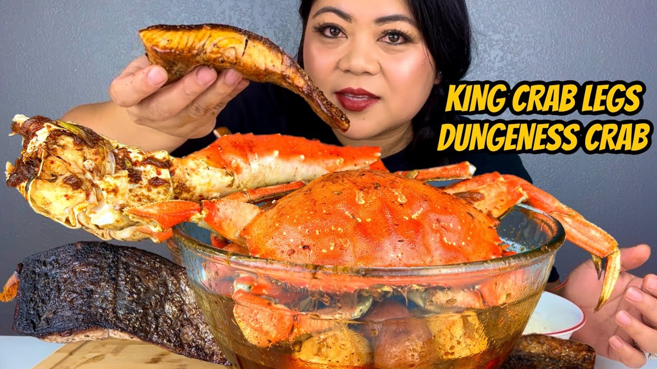 SPICY SEAFOOD BOIL KING CRAB LEGS | FULL OF FAT DUNGENESS CRAB | PAN FRIED SALMON | EATING SHOW