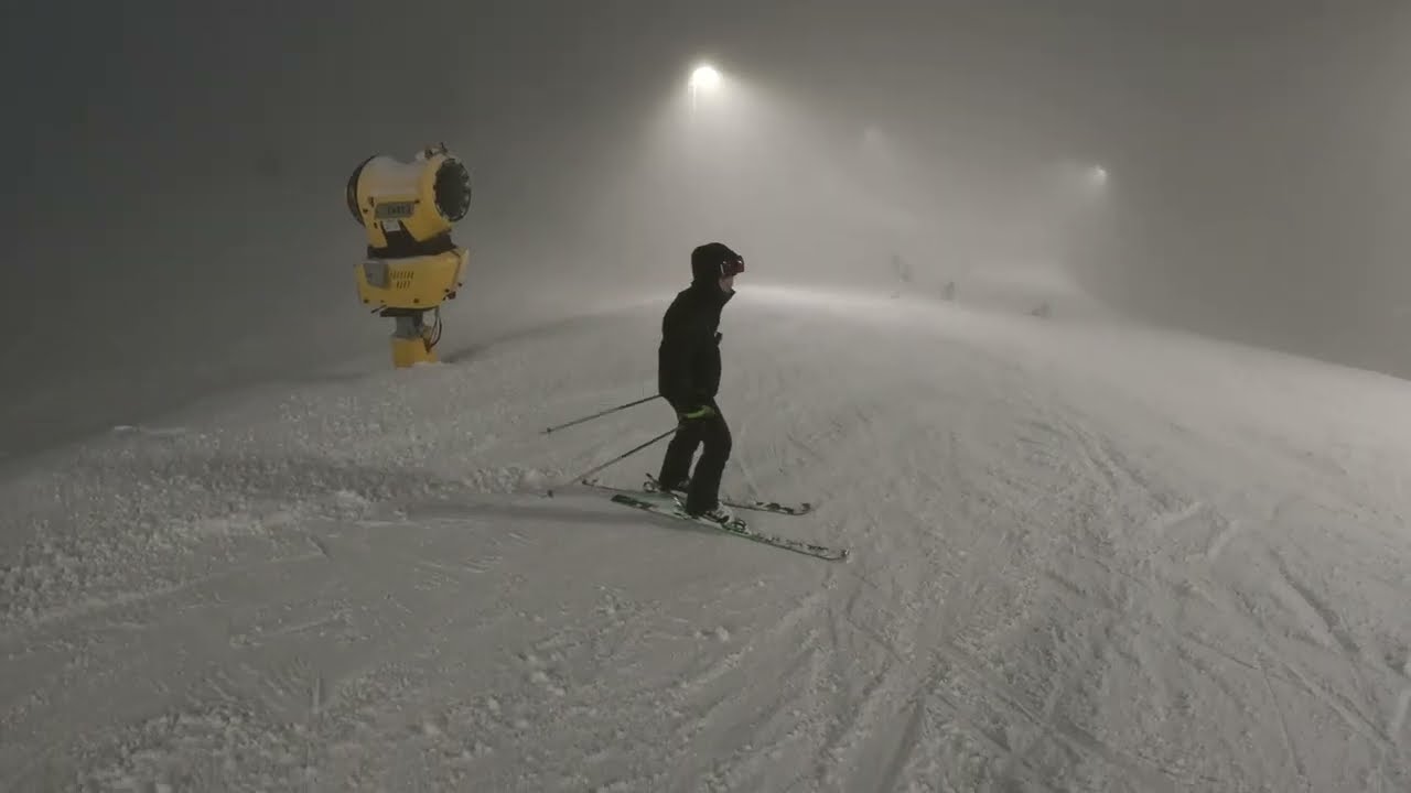 Jahorina Kayak Merkezinde gece kayağı