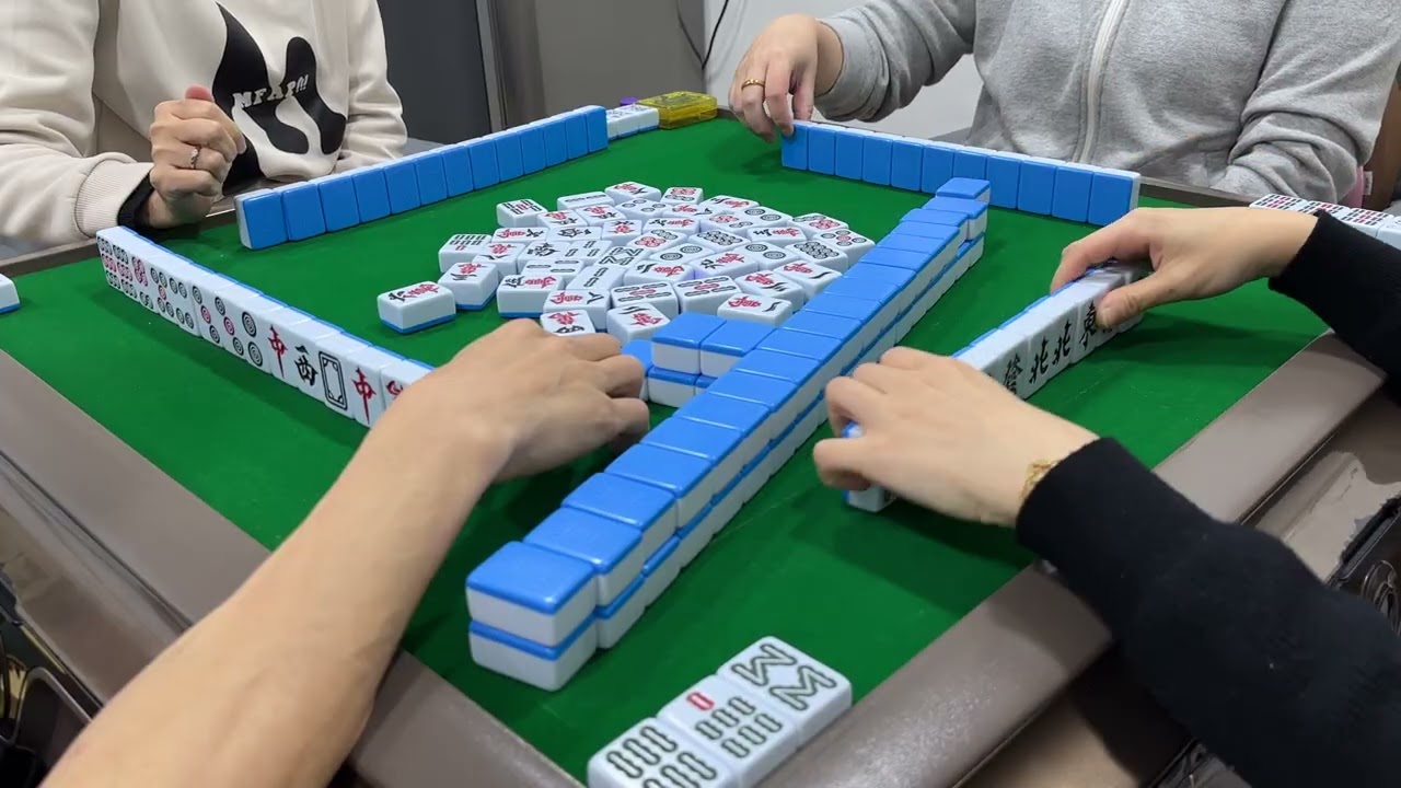 Mahjong270. 廣東牌10番512有花🀄️GG局四回之一：大牌連連，大家都鬥到難分難解。Anthony Gloria 蘭姨 Con仔