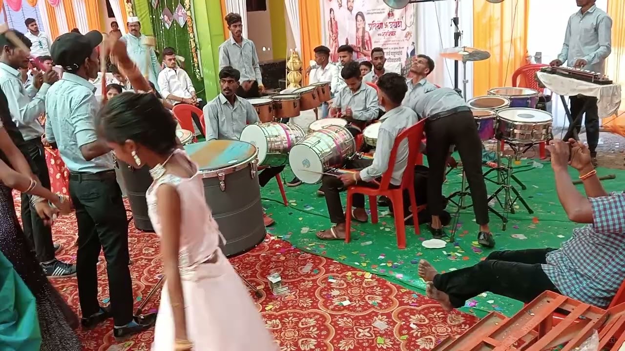 NONSTOP MARATHI SONGS || गाणी पण public बघून वाजवलेत बेंजो मास्टर ने || 🔥🎶🥁😻🎧US HEADPHONE