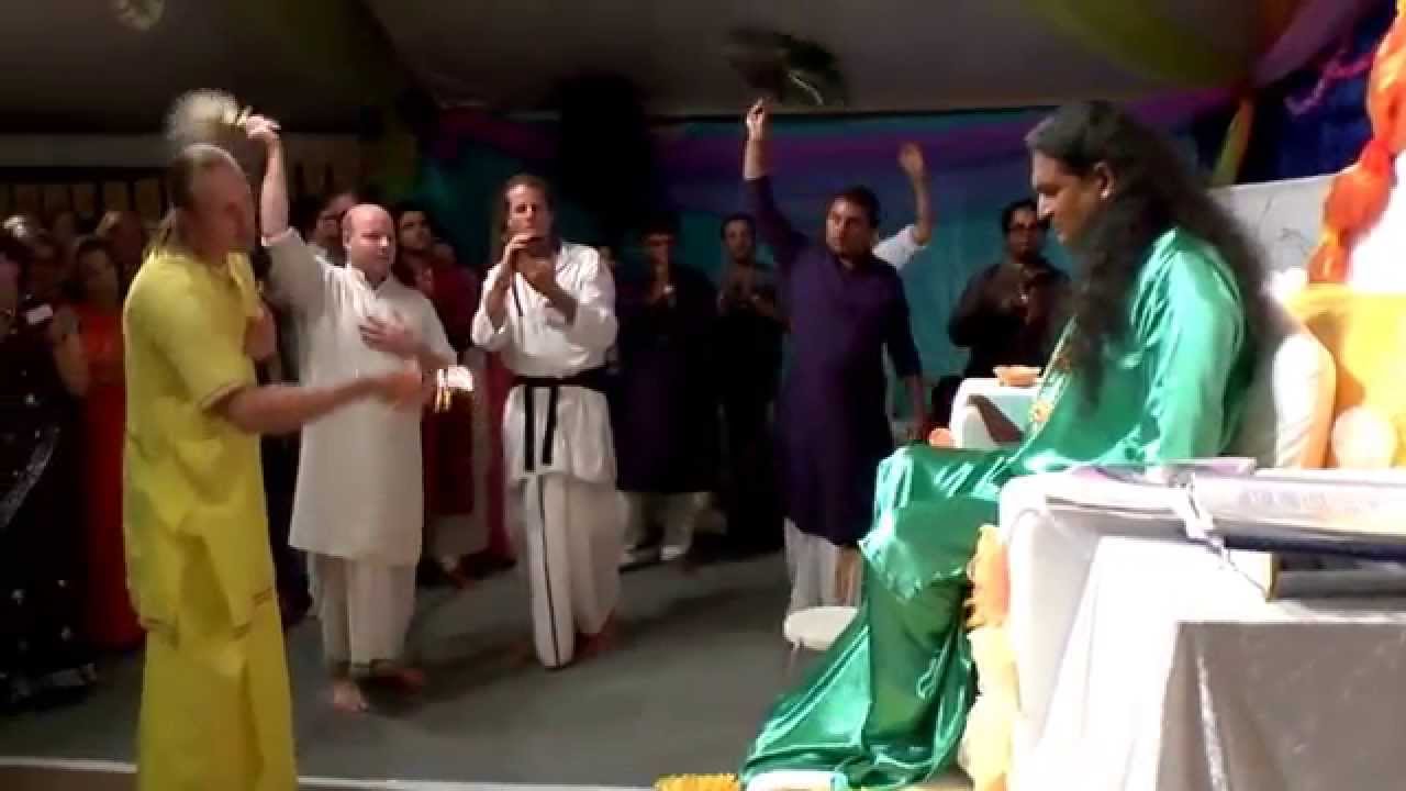 Bhajo Nitai Gaur Kirtan Medley - Sri Swami Vishwananda, 21.07.2013