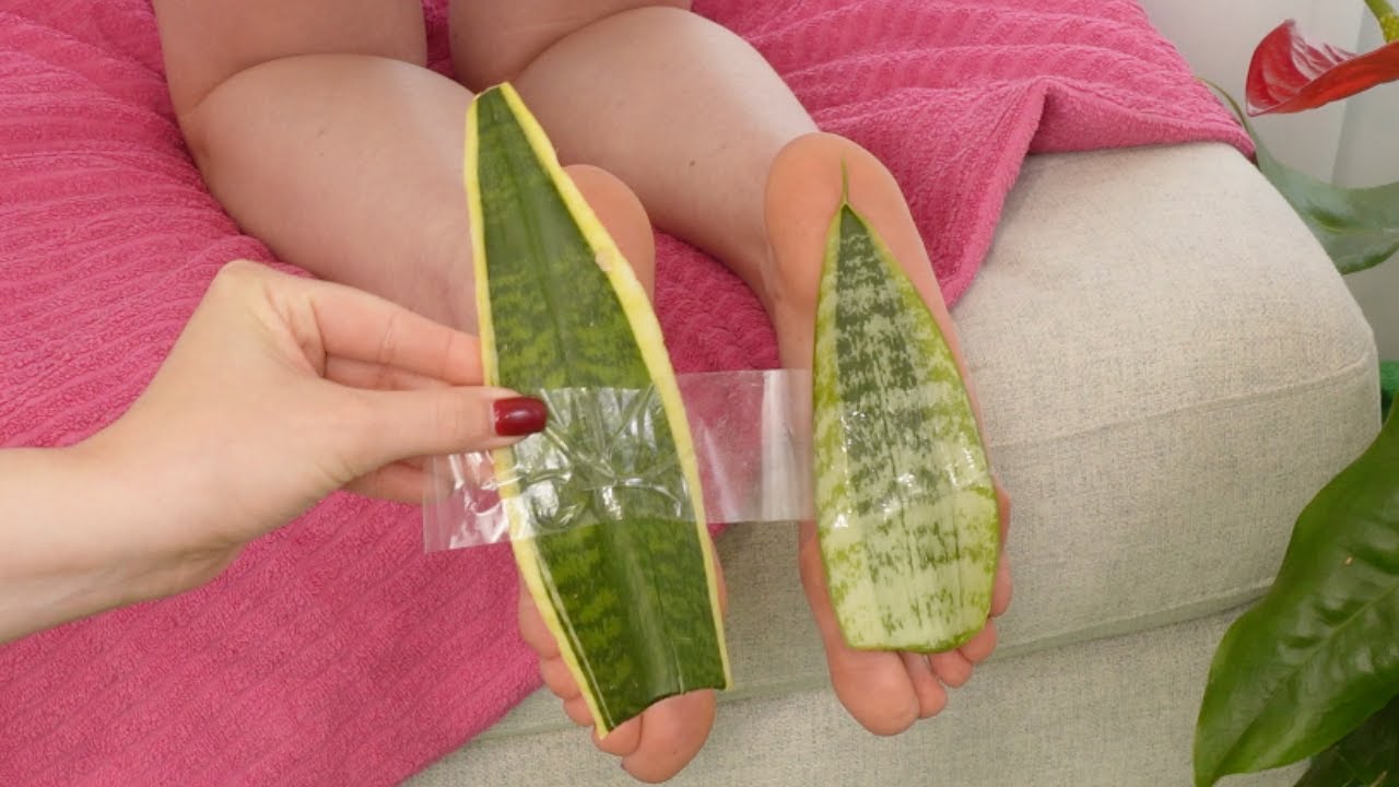 Stick this on for 15 minutes. Cracked heels gone