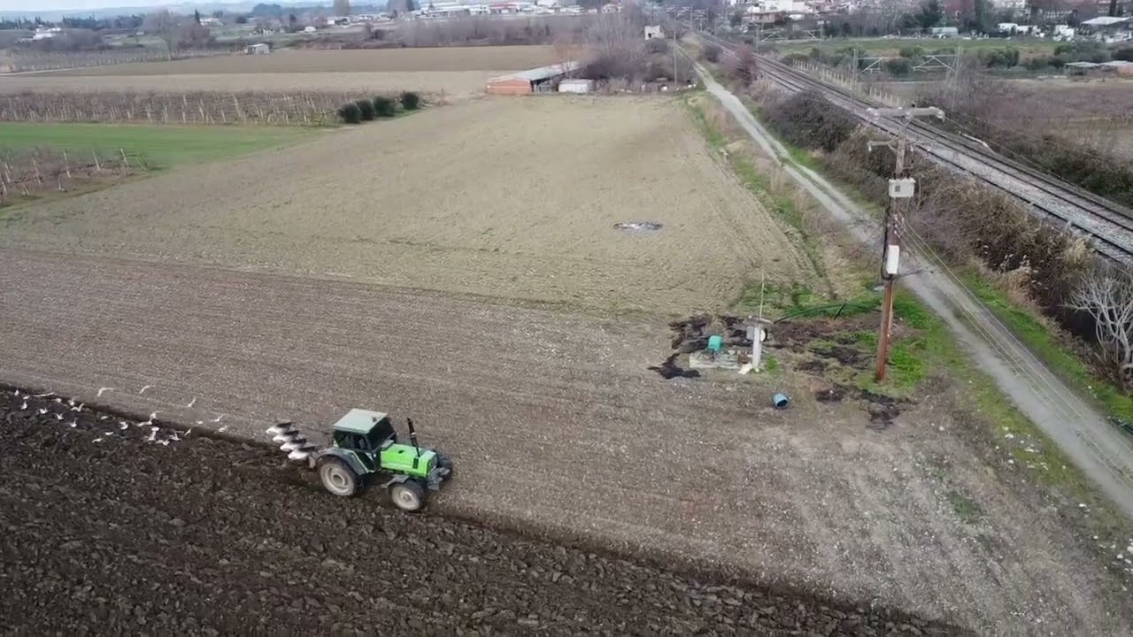 Deutz d10006 & Deutz fahr dx 6.10 plowing