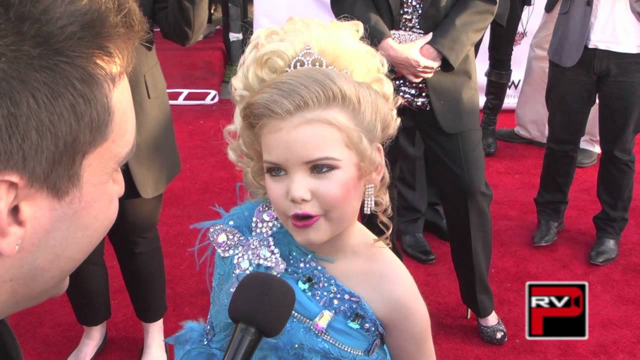 Eden Wood of Eden's World interview at New Now Next Awards 2012