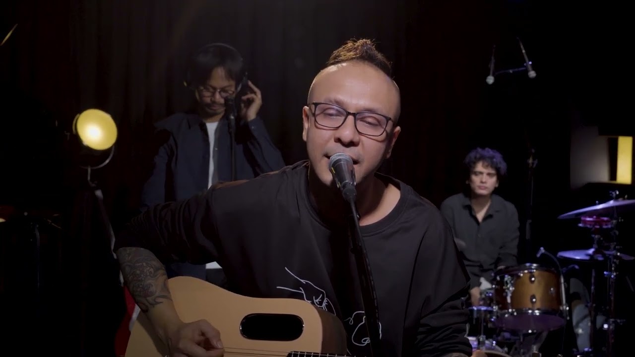 Kyar Pauk- ချစ်သူသာပန်းတပွင့် (Live Session in Paris)