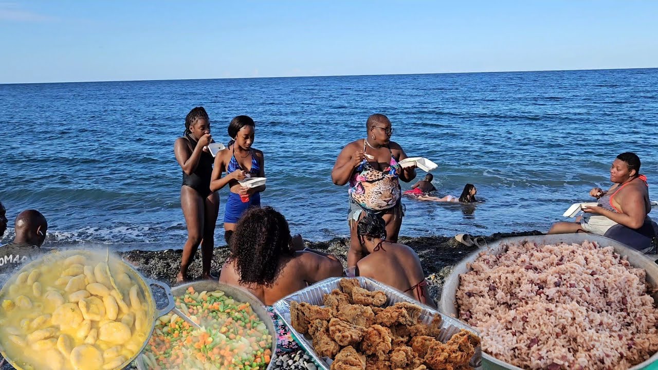 We fed everyone on the beach | biggest cookout we ever had | boxing day | most coconut dumpling