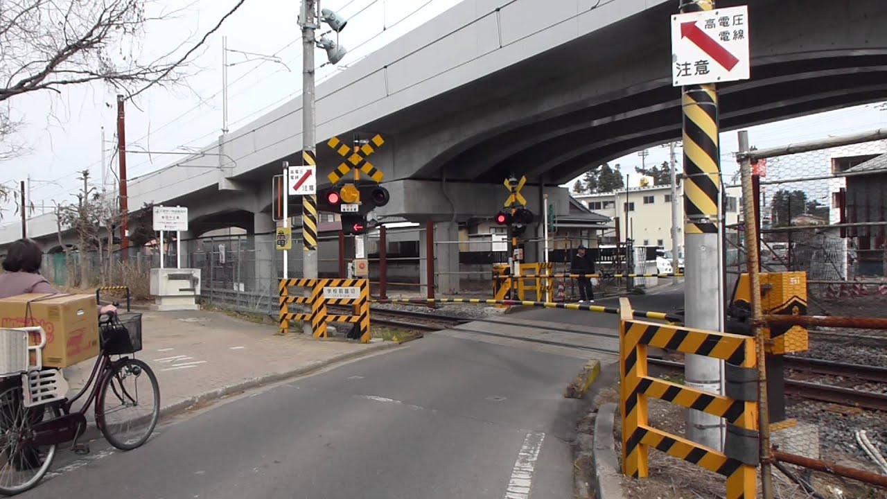 JR仙石線　　学校前踏切（多賀城市）