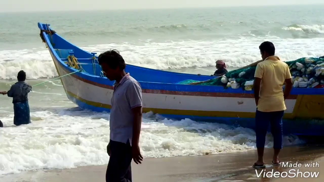 Kothapatnam Beach Boat enters into the sea