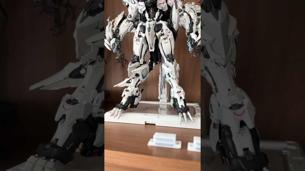 Fenrir m&agrave;u trắng bạc cũng kh&aacute; thanh lịch đấy 🙈 #Gundam #GundamBuild