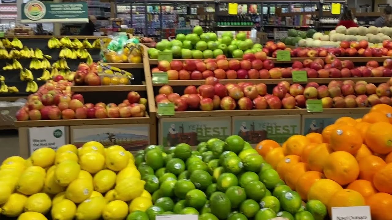 अमेरिका के Fayetteville शहर में अमेजन का ग्रॉसरी स्टोर Whole Foods Market 