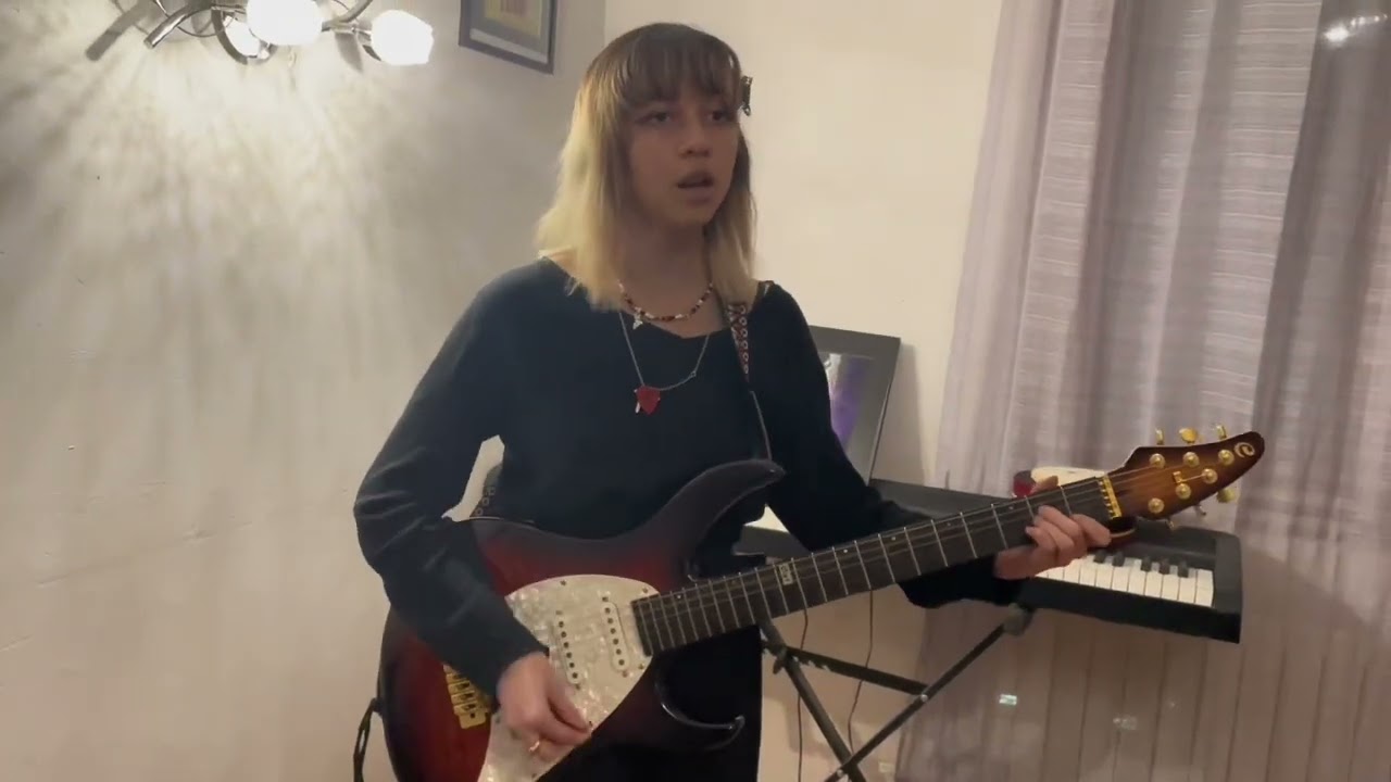 Lana - Traffic Girl | Indochine Cover