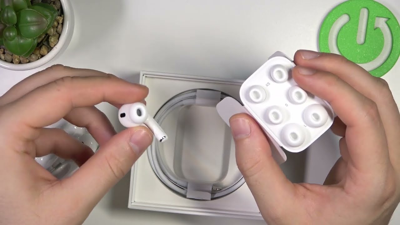 Как заменить амбушюры на AirPods Pro 2 - смена размера амбушюр