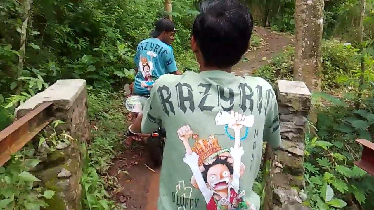 Berpetualang ke atas Gunung Demang !! Jalan ekstrim penuh dengan tantangan  