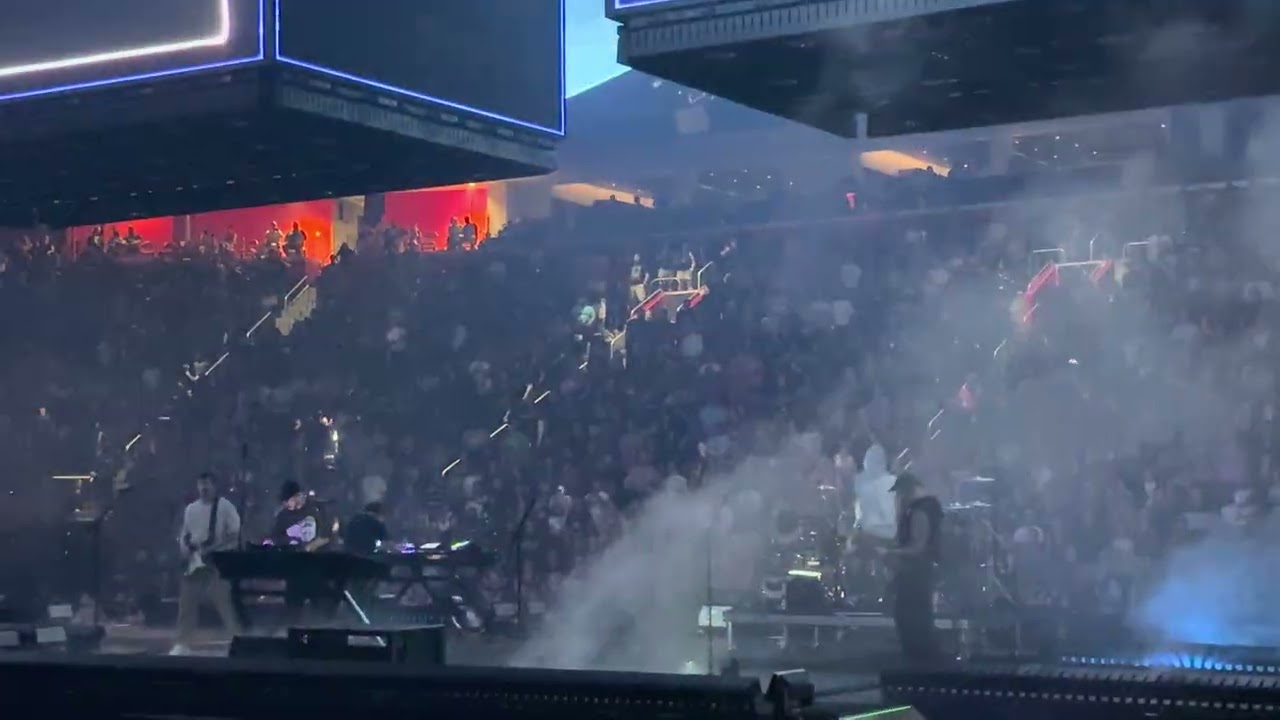 Linkin Park - New Divide (2025-08-14, Little Caesars Arena, Detroit, MI) [4K HDR]