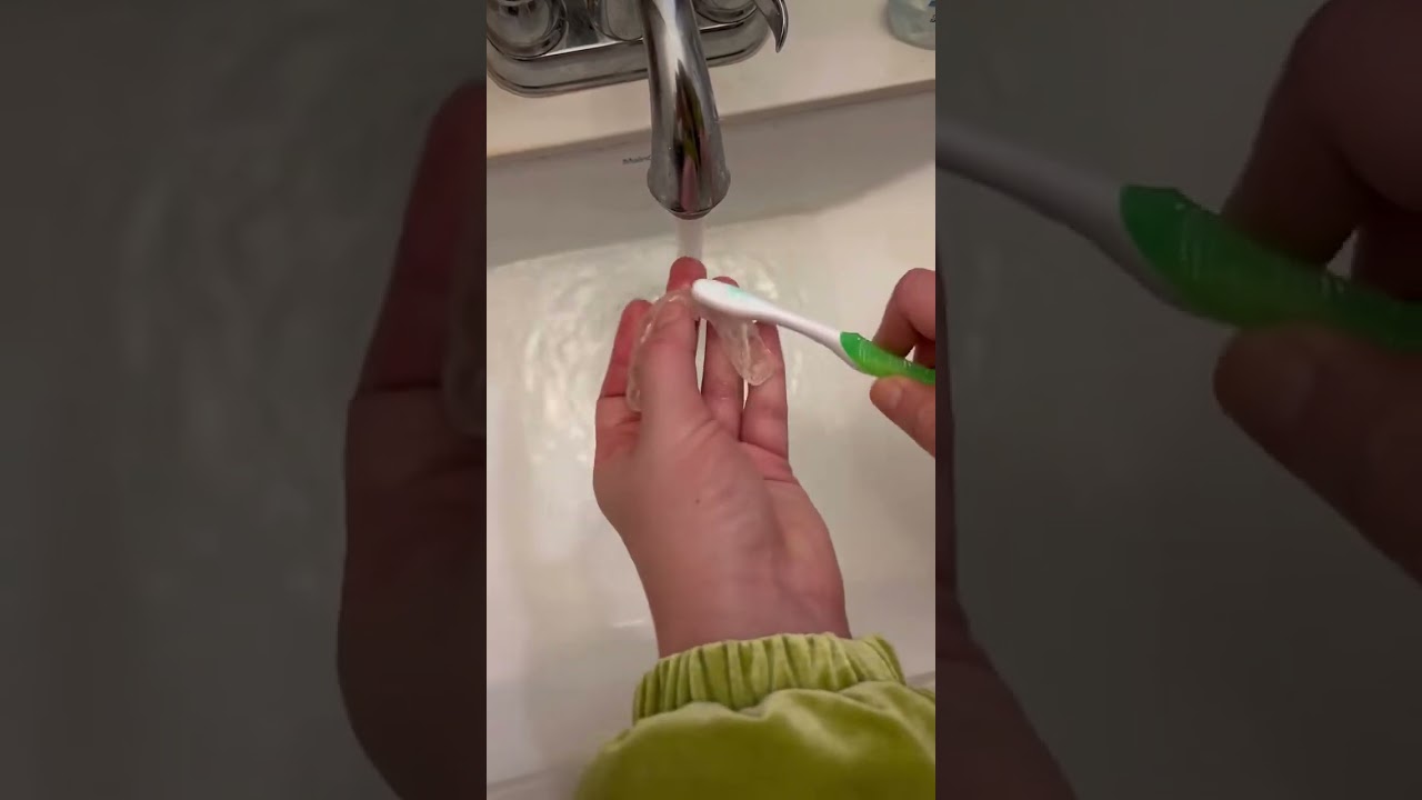 How to deep clean your retainer! Make sure to use room temp water