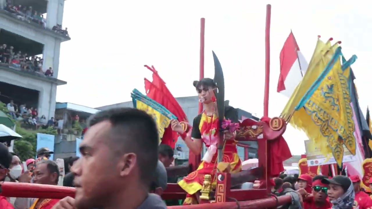 KEMERIAHAN PUNCAK FESTIVAL Cap Go Meh 2025 di Kota Singkawang