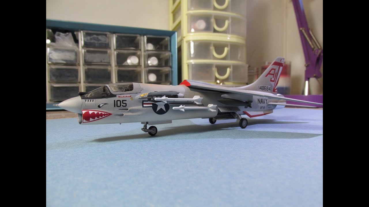 Building Minicraft/Hasegawa F8-E Crusader. From Start to Finish. 1/72 Scale