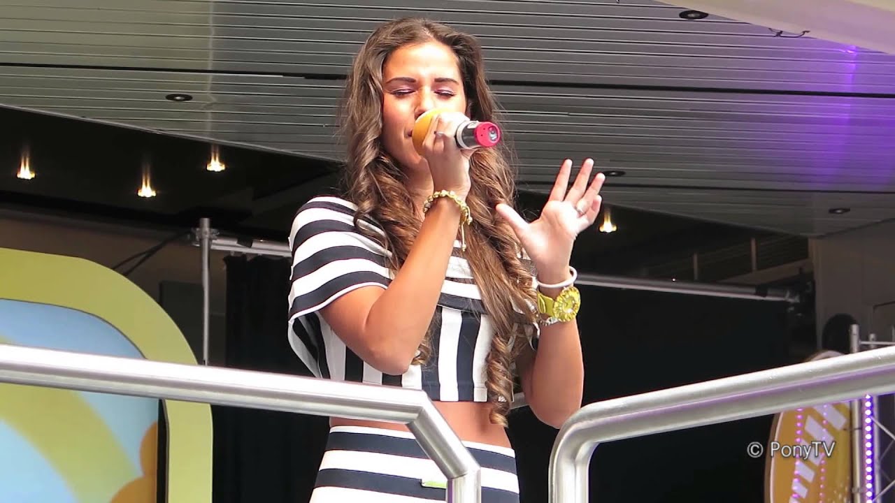 Sarah Engels - Footprints In The Sand (Leona Lewis Cover) - Live in Köln (Gamescom 2014)