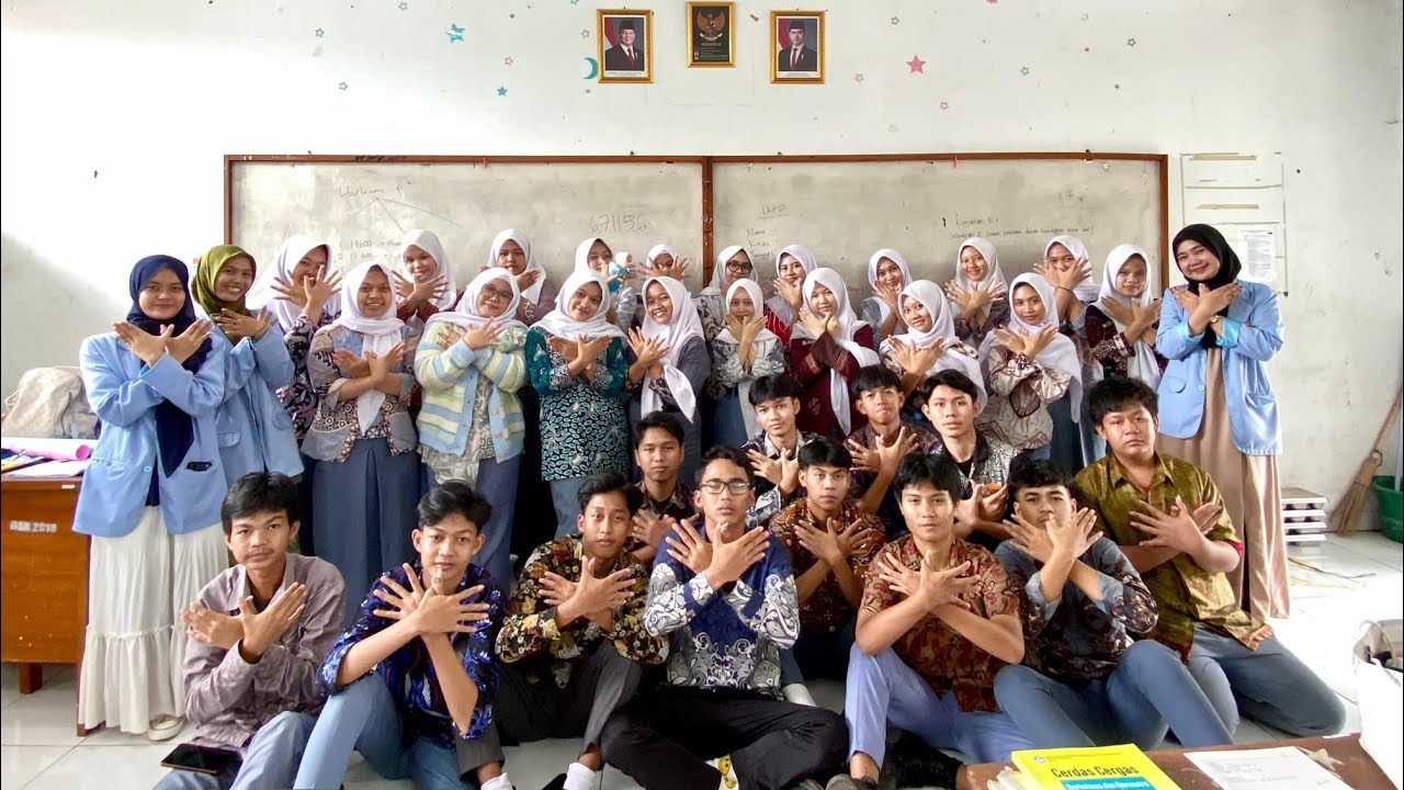 PRAKTIK REAL TEACHING STAI DR KHEZ MUTTAQIEN PURWAKARTA- Raima Hasna Jihan PAI 5A