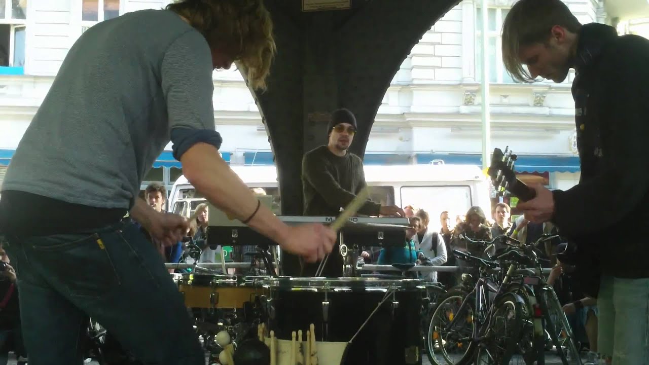 C A M E R A Live @ Berlin Kreuzberg 1 Mai HD by. Obi 1311