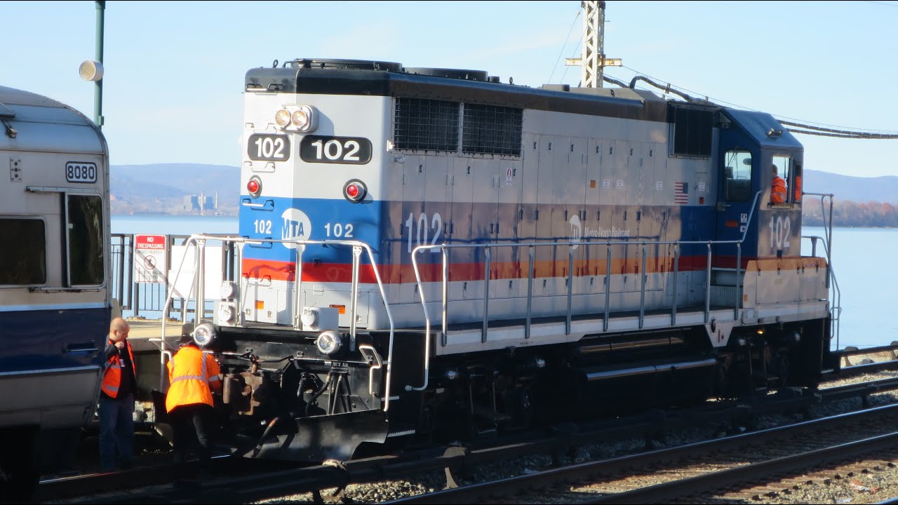 New York MNR: M3A Breaks and has to be rescued @ Scarborough  by GP-35R