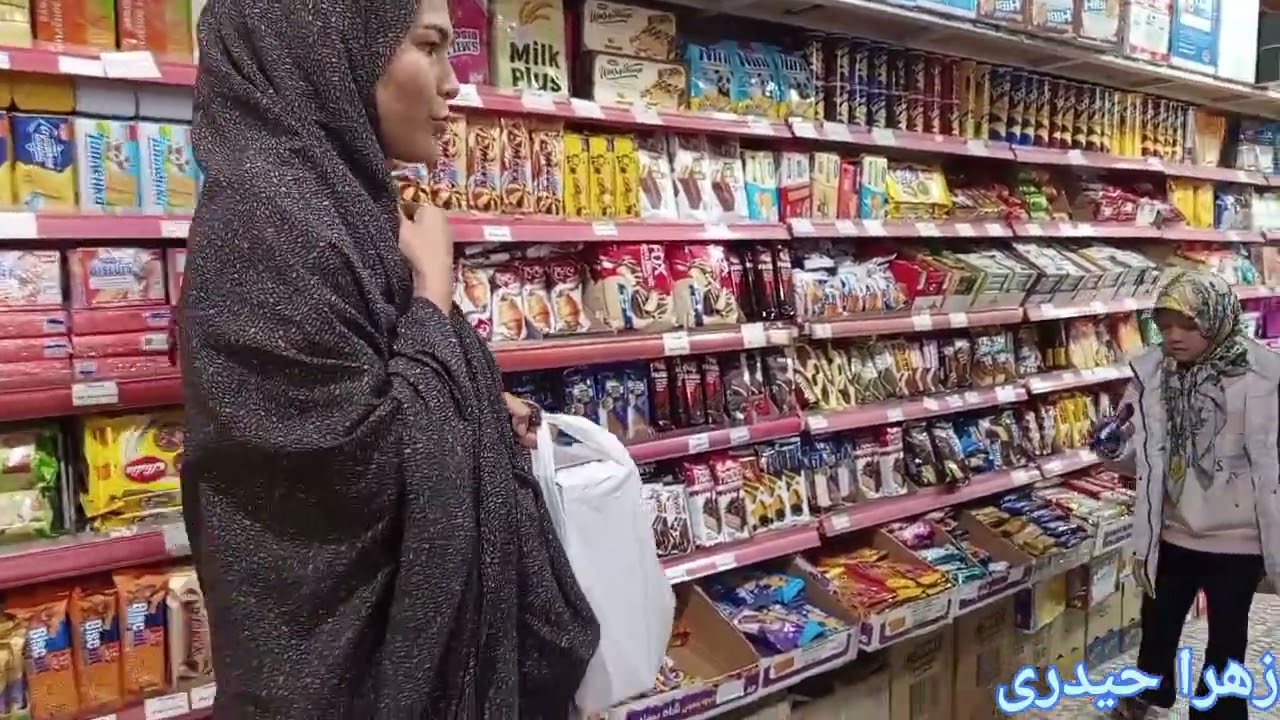 دیدن از محله حاجی عباس و خرید با مرضیه بیگم 🥰♥️