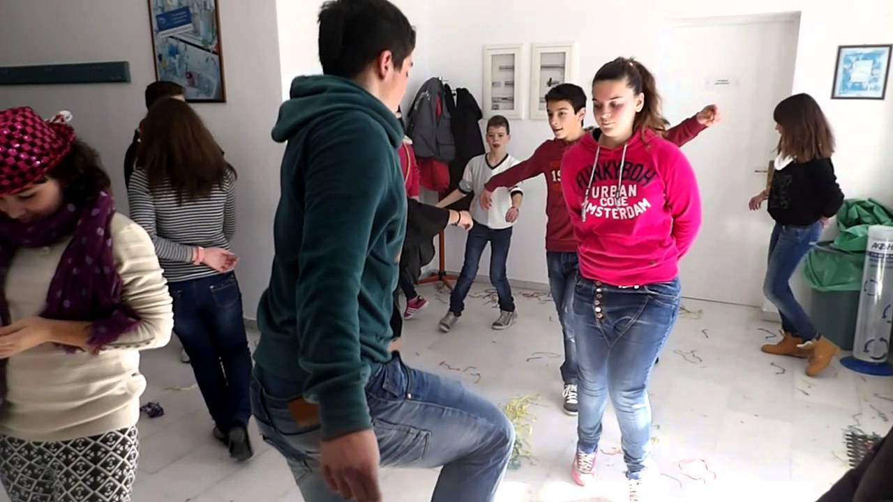 ΑΠΟΚΡΙΑΤΙΚΗ ΓΙΟΡΤΗ ΓΥΜΝΑΣΙΟΥ ΒΙΒΛΟΥ ΝΑΞΟΥ β'