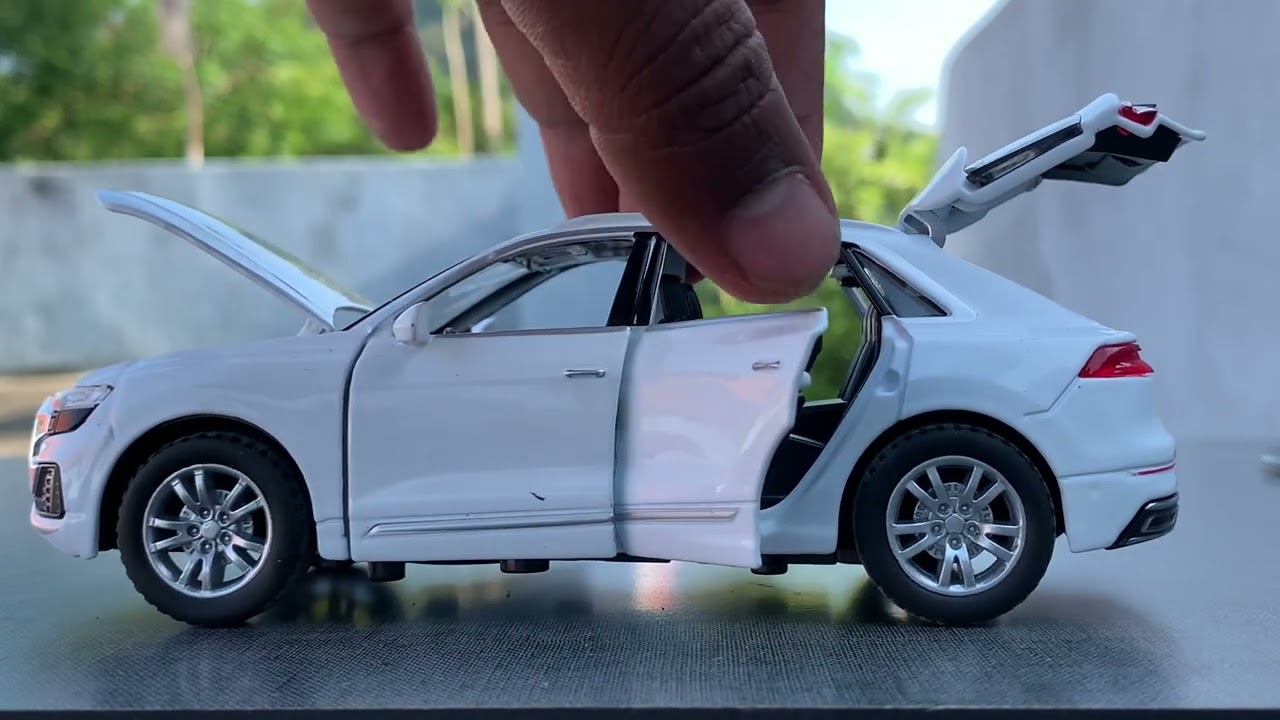 Audi Q8 1:32 Die-cast Car Scale Model Toy Unboxing | Pull Back | Sound | Light | Arjun Toy World |