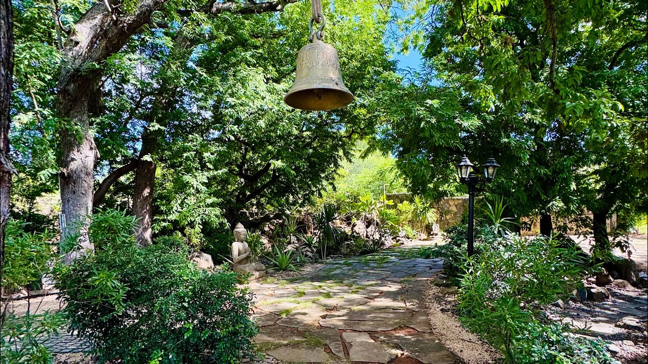 A SANCTUARY OF SERENITY IN THE HEART OF AN ENCHANTING DOMAINE 🌿
