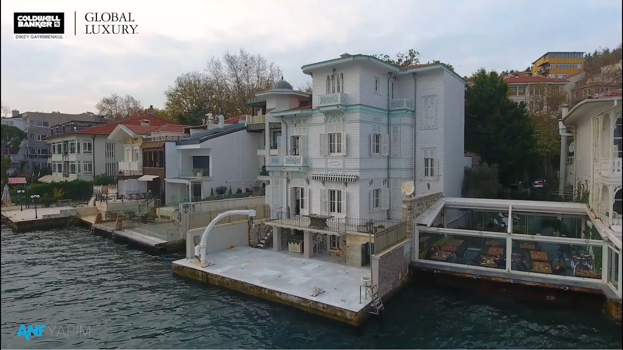İstanbul Boğazı Yeniköy'de Tarihi Kiralık Muhteşem Yalı