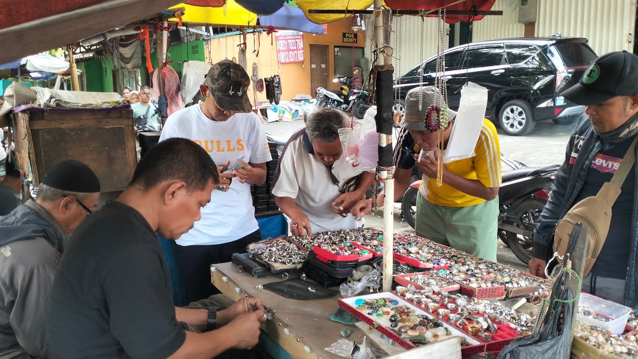 LAPAK BATU AKIK KOLEKTOR BERKUALITAS PAK DE KAMDI JAKARTA