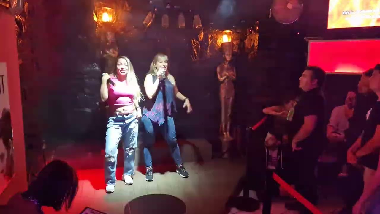 13   ESPECIAL   Lina Velasquez y Maria Go&ntilde;i cantan CABARET 14 10 2022 Gala1 15ED