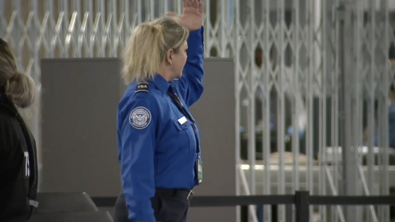 Сотрудники TSA заявляют, что моральный дух «крайне низок» на фоне затянувшейся частичной приостан...