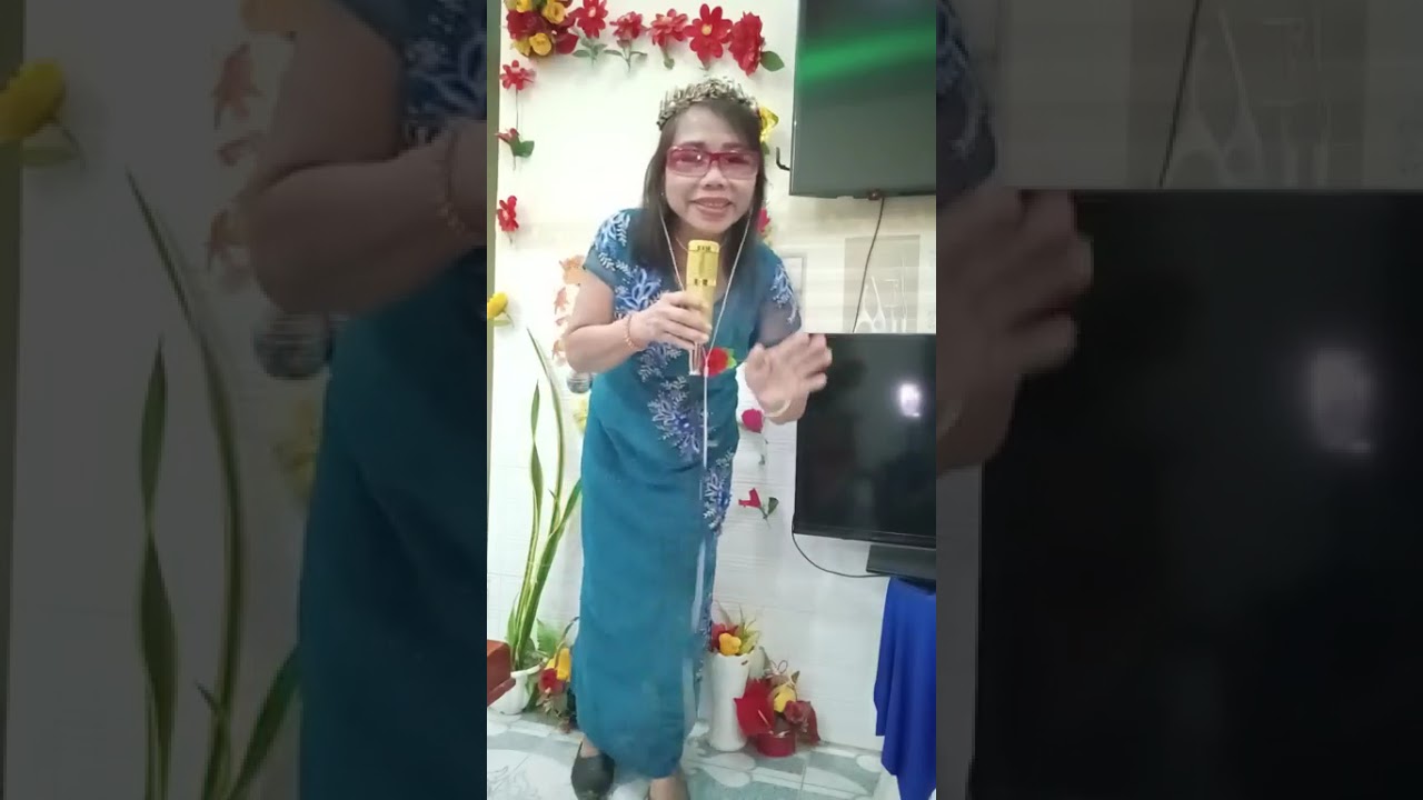 Phạm Hiền hát ở nhà 