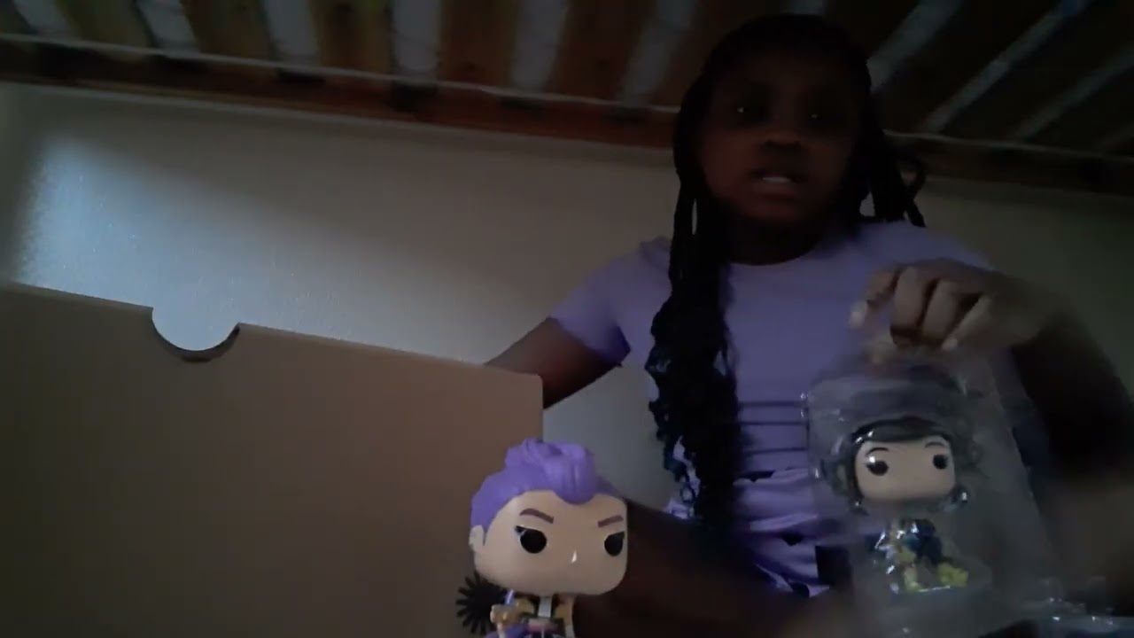 I bought mystery stuff from ebay at 3am part 1..... including kpop demon hunter's funky pops ...lol