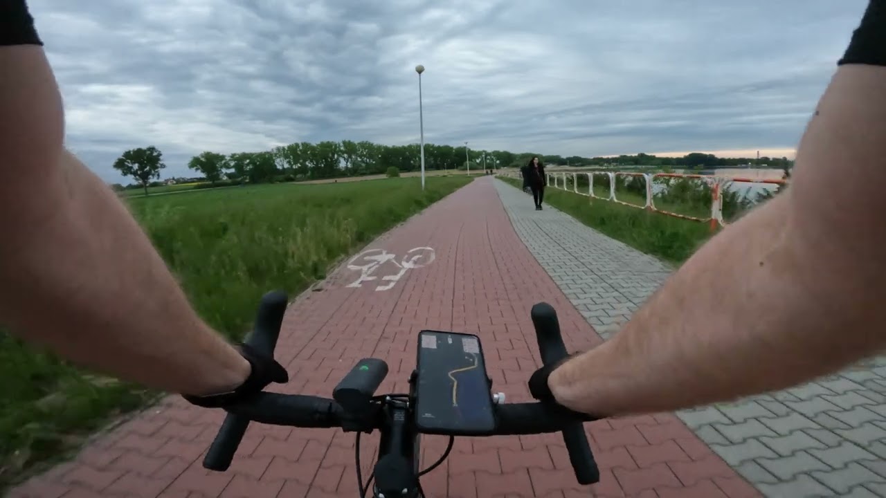 Lublin, ścieżka rowerowa nad zalewem zemborzyckim