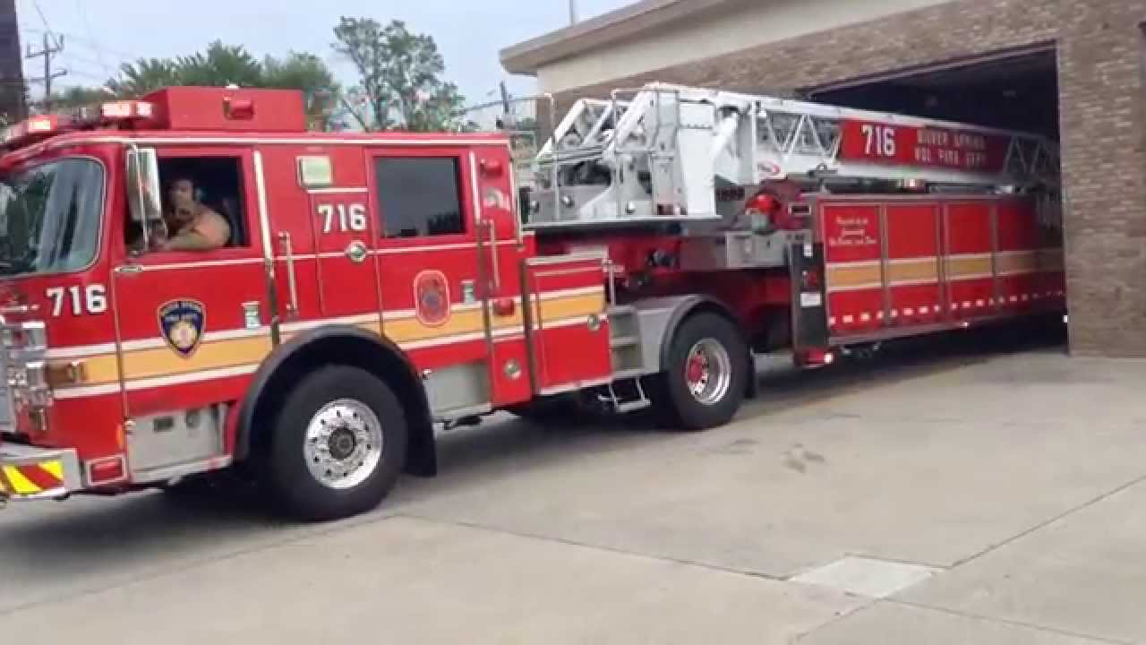 2008 MCFRS Engine & Truck 716 Responding To Auto Accident