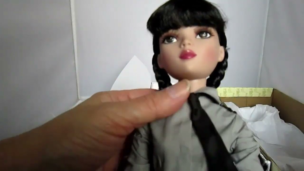 Unboxing Ellowyne Wilde Any Wednesday