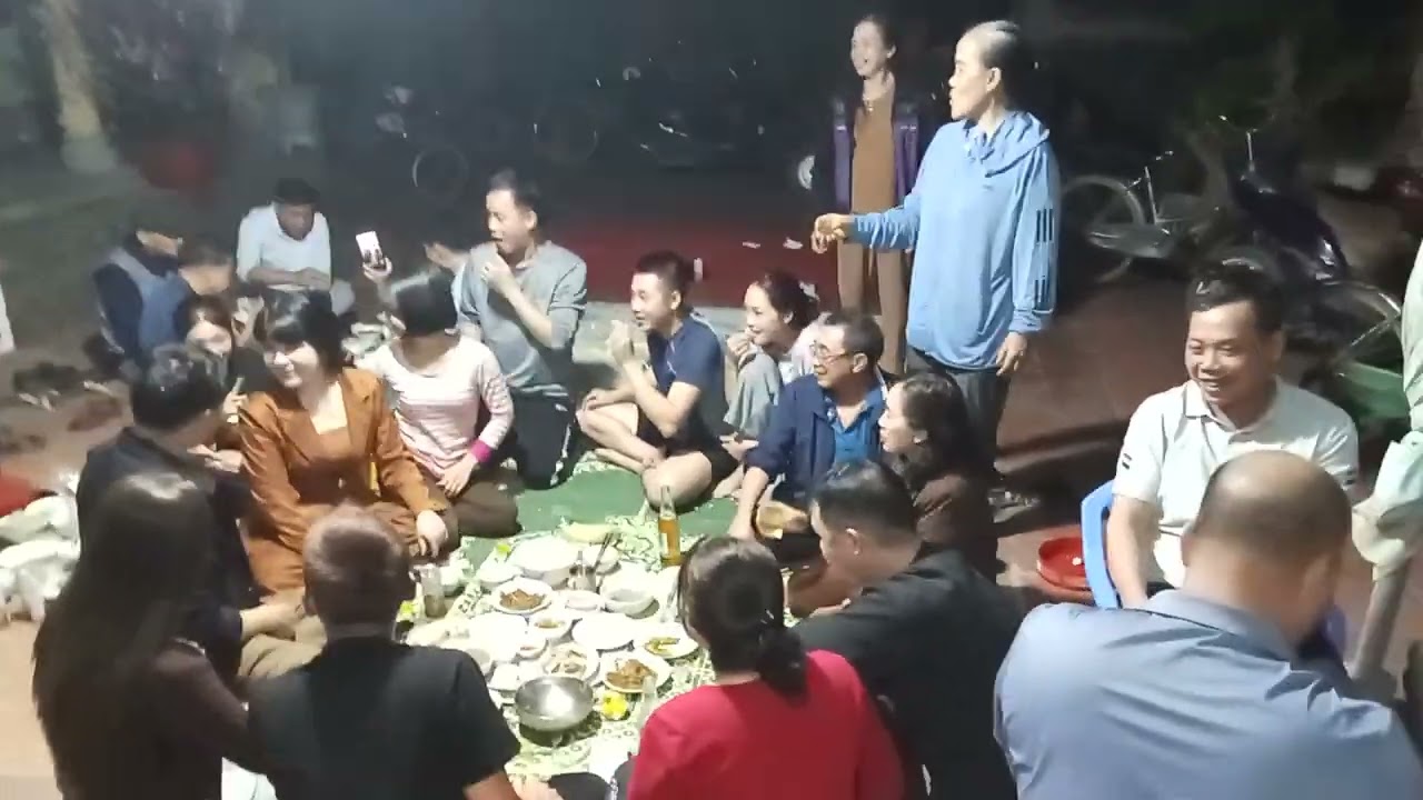 Không khí ngày Tết của gia đình phạm xuân 