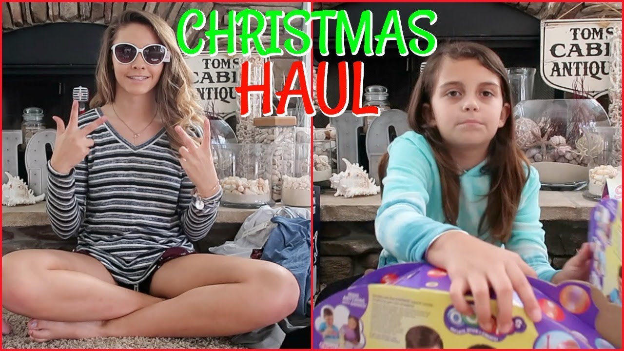 WHAT I GOT FOR CHRISTMAS HAUL 2017! EMMA AND ELLIE!
