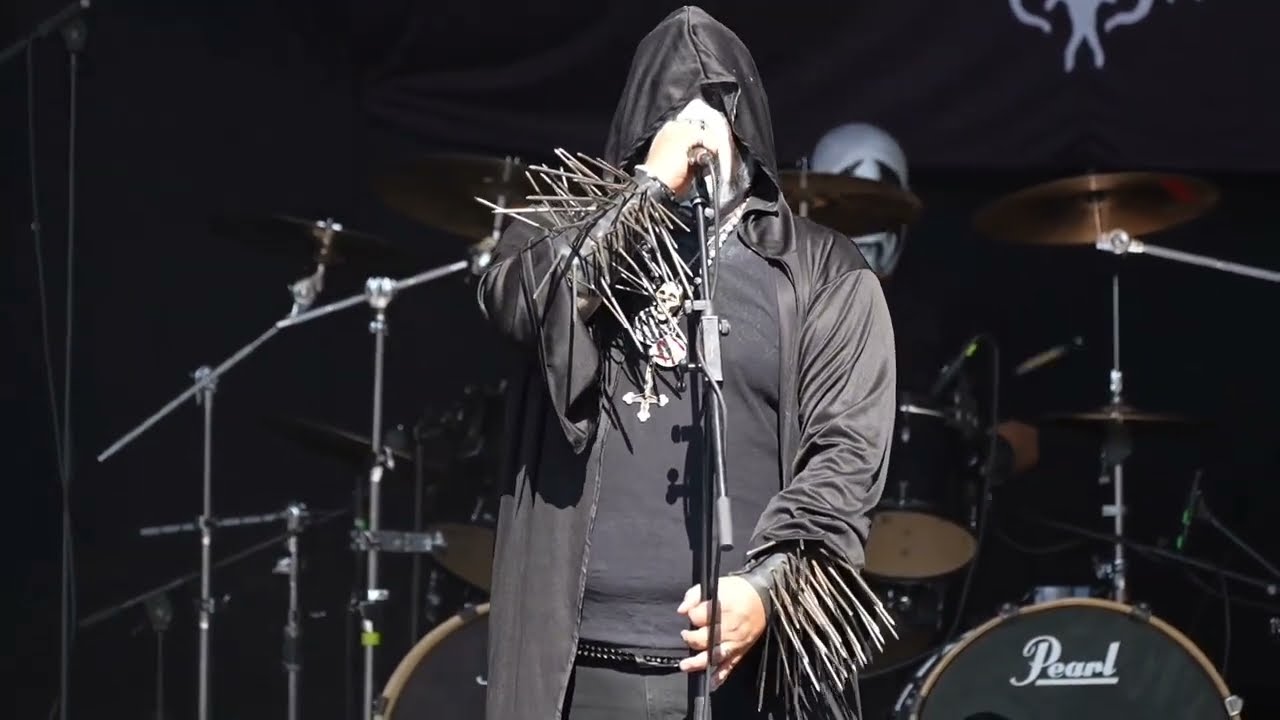 Three camera video. ERESHKIGAL (MEX) 