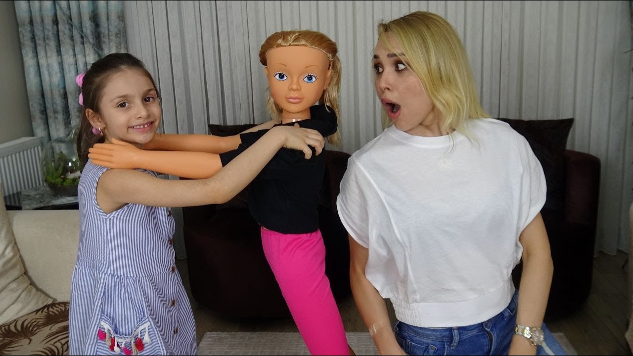 EVİMİZE DEV BEBEK GELDİ !! LİNA VE ANNESİ PAYLAŞAMADILAR!