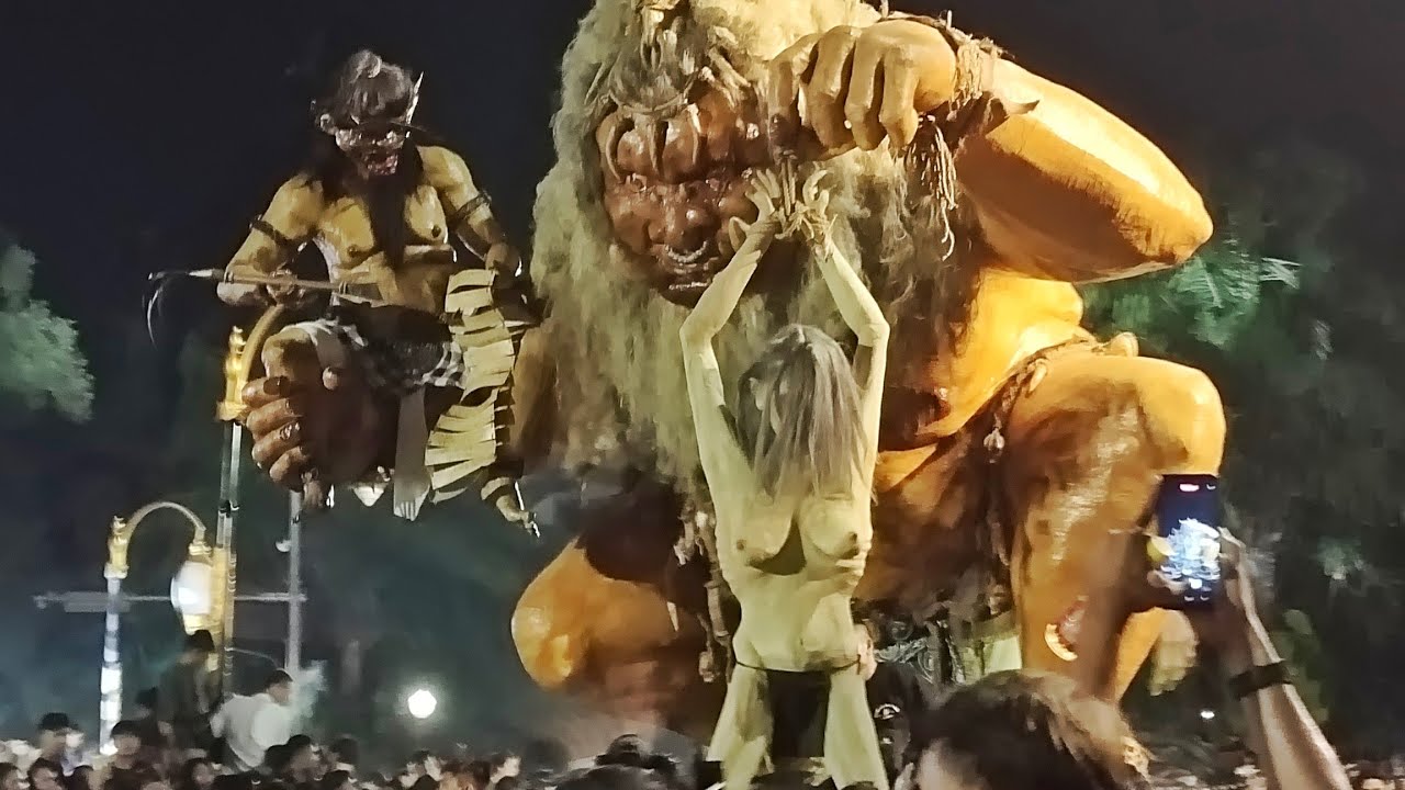 Nonton Parade Ogoh-ogoh 2023 di Lapangan Puputan Bali