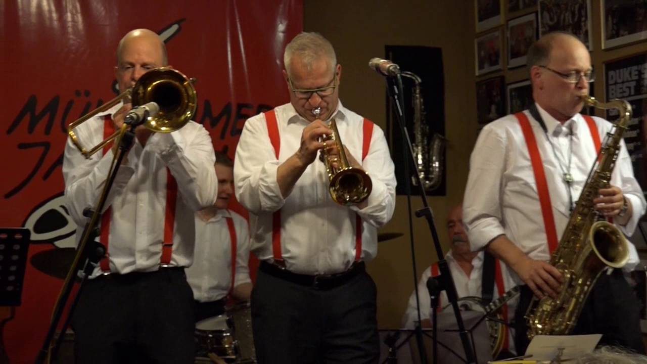 Trad. Old Merry Tale Jazzband plays 