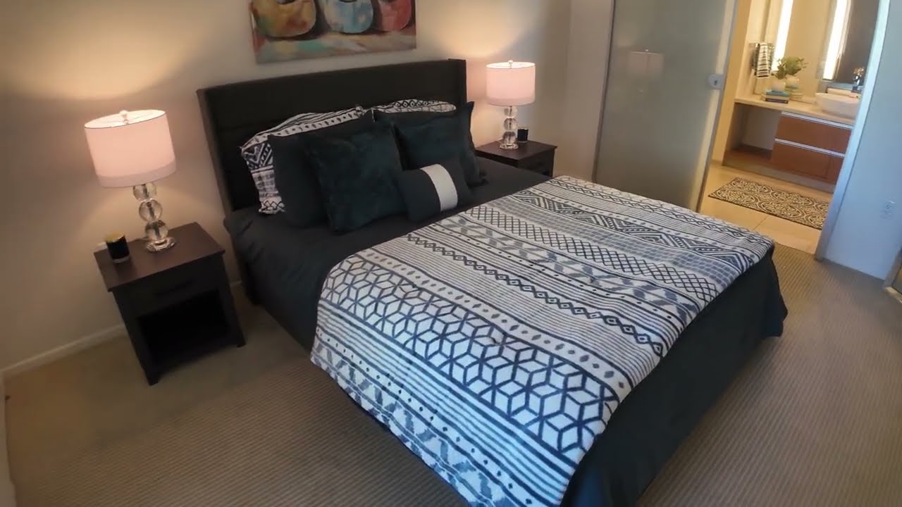 Veer Towers in Las Vegas - 1 bed 1 bath over looking the strip for sale at 589K