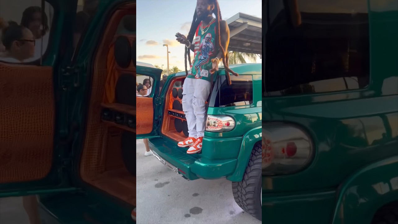 Homie Stuntin his FJ Toyota Cruiser on Off-road 30&rsquo;s at the Carshow