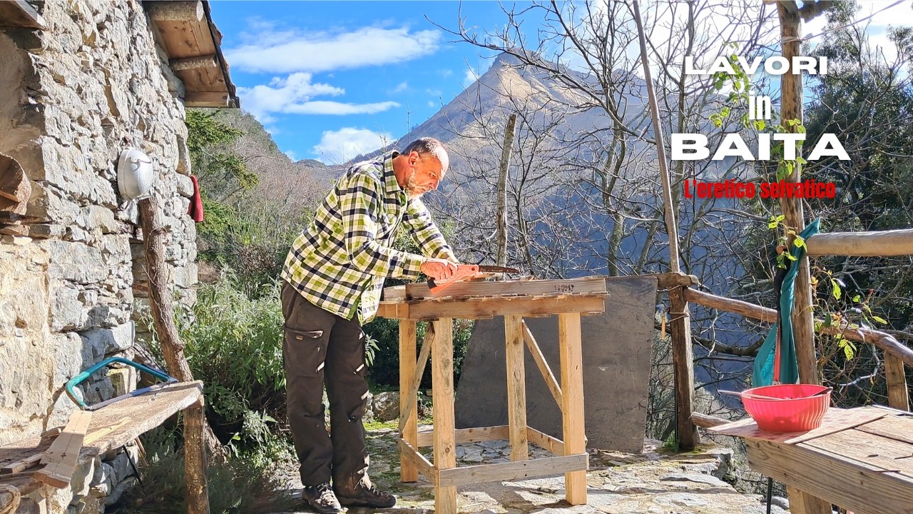 Tavolo da lavoro per la baita con vecchio bancale, potatura melo, riparo tetto veranda. RELAX ASMR.