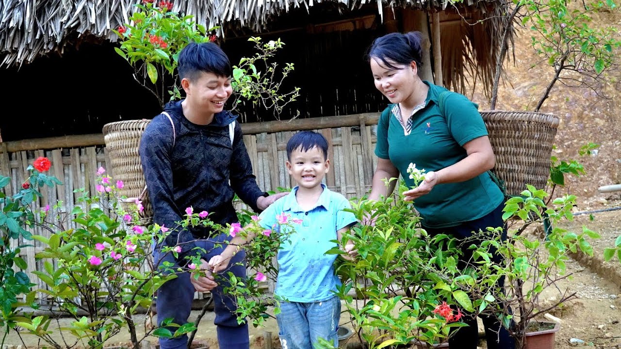 Harvest vegetables and squash, go to the market to sell, buy ornamental plants and flowers.